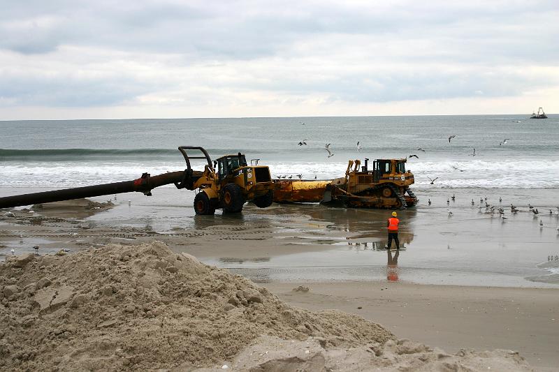 IMG_2195.JPG - installing float under pipeline