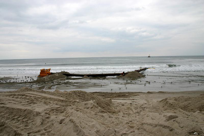IMG_2201.JPG - Done waiting for mono buoy to be hooked up and dredge to begin pumping